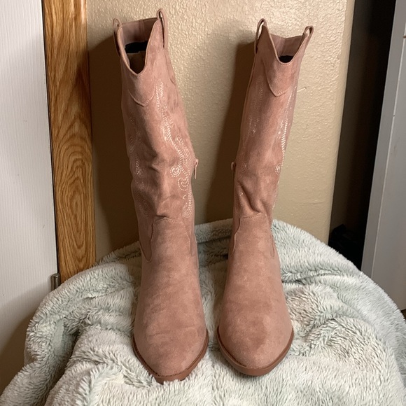 Western dress boots pale pink gray NEW in package - Picture 3 of 6